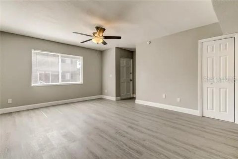 Condo in Safety Harbor, Florida, 2 bedrooms № 2221525 - photo 4