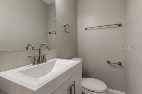 Condo in Safety Harbor, Florida, 2 bedrooms № 2221525 - photo 13