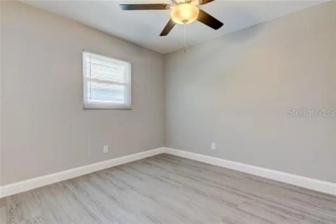 Condo in Safety Harbor, Florida, 2 bedrooms № 2221525 - photo 15