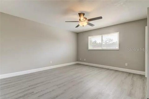 Condo in Safety Harbor, Florida, 2 bedrooms № 2221525 - photo 18