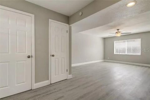Condo in Safety Harbor, Florida, 2 bedrooms № 2221525 - photo 11