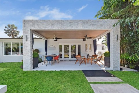 Casa en alquiler en Miami, Florida, 3 dormitorios, 152.36 m2 № 2055104 - foto 26