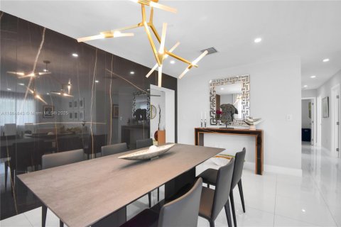 Casa en alquiler en Miami, Florida, 3 dormitorios, 152.36 m2 № 2055104 - foto 15