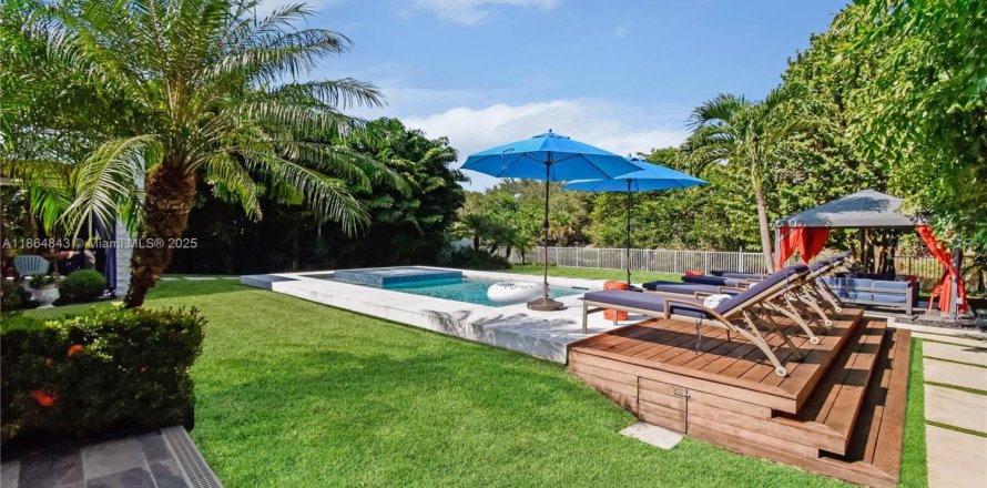 Casa en Miami, Florida 3 dormitorios, 152.36 m2 № 2055104