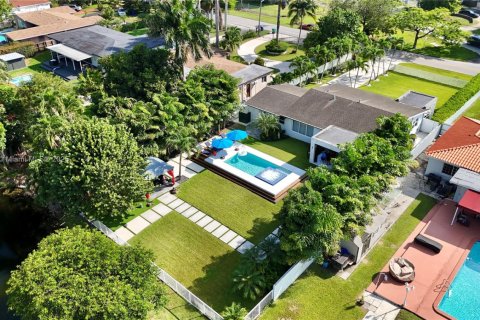 Casa en alquiler en Miami, Florida, 3 dormitorios, 152.36 m2 № 2055104 - foto 6