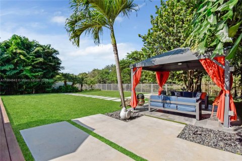 Casa en alquiler en Miami, Florida, 3 dormitorios, 152.36 m2 № 2055104 - foto 25