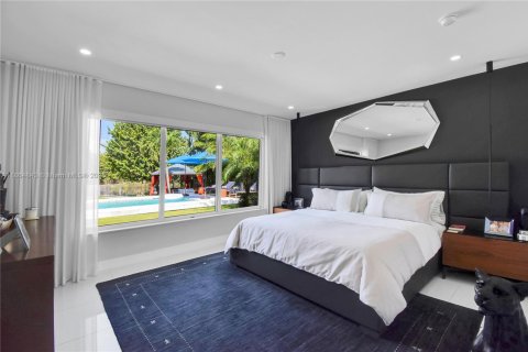Casa en alquiler en Miami, Florida, 3 dormitorios, 152.36 m2 № 2055104 - foto 9