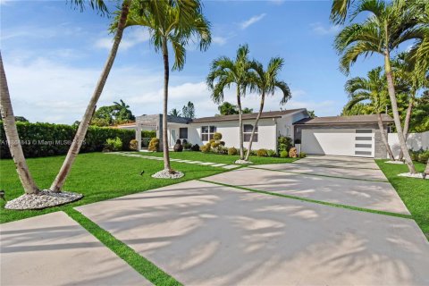 Casa en alquiler en Miami, Florida, 3 dormitorios, 152.36 m2 № 2055104 - foto 12