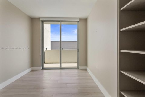 Купить кондоминиум в Бей-Харбор-Айлендс, Флорида 4 спальни, 183.2м2, № 2061597 - фото 27