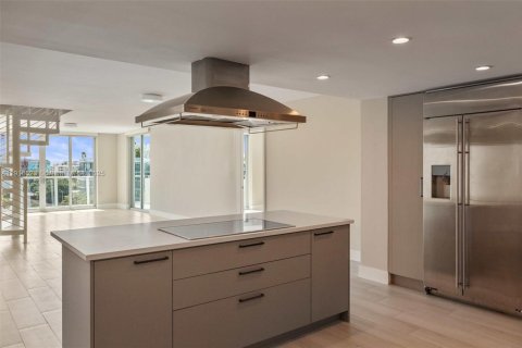 Купить кондоминиум в Бей-Харбор-Айлендс, Флорида 4 спальни, 183.2м2, № 2061597 - фото 19