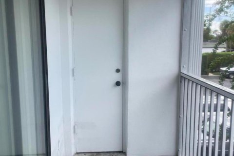 Copropriété à louer à Pompano Beach, Floride: 2 chambres, 89.74 m2 № 2351217 - photo 17