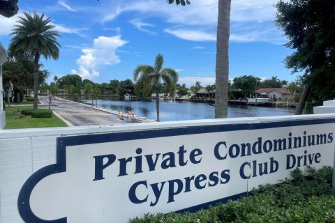 Condo à Pompano Beach, Floride, 2 chambres  № 2351217