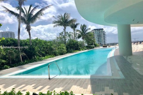 Condo in Miami, Florida, 2 bedrooms  № 2019317 - photo 20