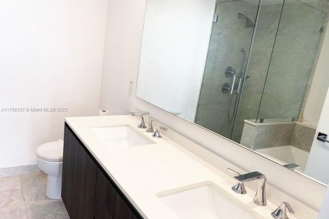 Condo in Miami, Florida, 2 bedrooms  № 2019317 - photo 9