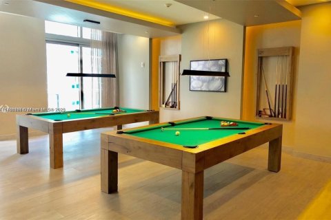 Condo in Miami, Florida, 2 bedrooms  № 2019317 - photo 13