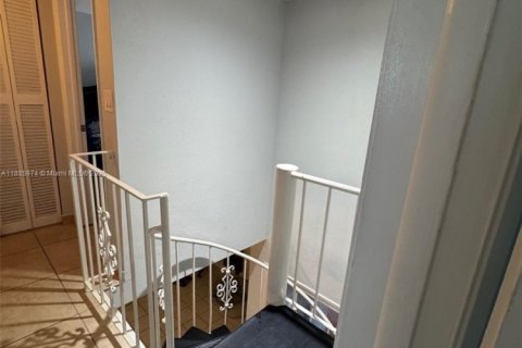 Купить таунхаус в Майами, Флорида 3 спальни, 132.85м2, № 1941948 - фото 13