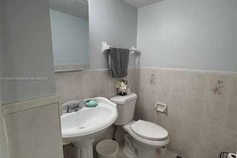 Купить таунхаус в Майами, Флорида 3 спальни, 132.85м2, № 1941948 - фото 9