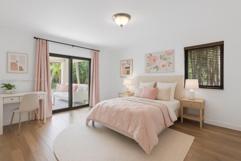 House in Miami, Florida 5 bedrooms, 481.51 sq.m. № 1951593 - photo 26