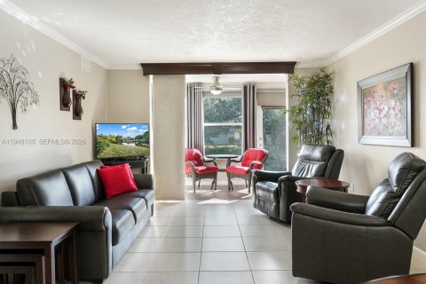 Condo in Sunrise, Florida, 1 bedroom  № 2004631 - photo 4