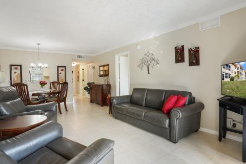 Condo in Sunrise, Florida, 1 bedroom  № 2004631 - photo 9