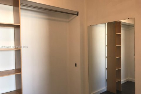 Condo in Miami, Florida, 1 bedroom  № 2047014 - photo 12