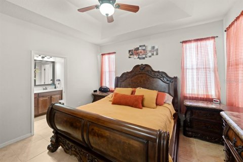 Villa ou maison à vendre à Kissimmee, Floride: 3 chambres, 155.52 m2 № 2141890 - photo 10