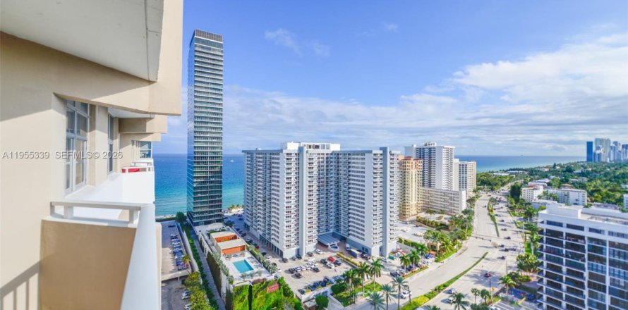 Condominio en Hallandale Beach, Florida, 1 dormitorio  № 2010175