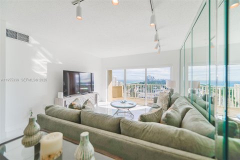 Condominio en alquiler en Hallandale Beach, Florida, 1 dormitorio, 80.82 m2 № 2010175 - foto 5