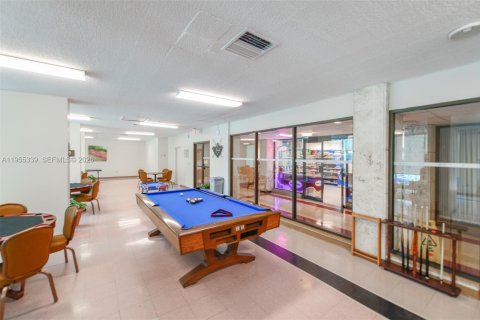 Condominio en alquiler en Hallandale Beach, Florida, 1 dormitorio, 80.82 m2 № 2010175 - foto 23