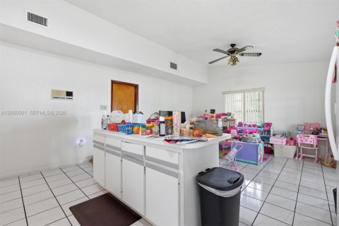 Villa ou maison à vendre à Miami, Floride: 3 chambres, 161.93 m2 № 2248358 - photo 22
