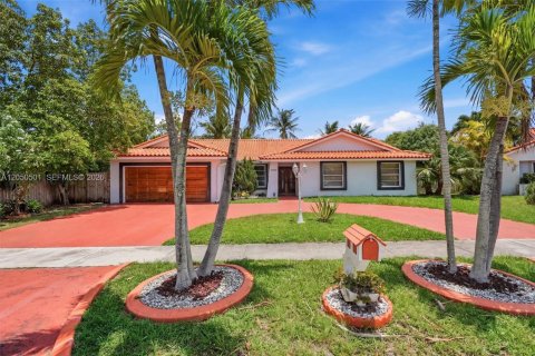 Villa ou maison à vendre à Miami, Floride: 3 chambres, 161.93 m2 № 2248358 - photo 2