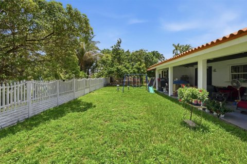 Villa ou maison à vendre à Miami, Floride: 3 chambres, 161.93 m2 № 2248358 - photo 7