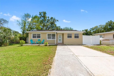 Casa en Tampa, Florida 5 dormitorios, 142.23 m2 № 2380577