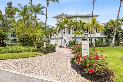 House in Boca Grande, Florida 3 bedrooms, 308.16 sq.m. № 2109060 - photo 3