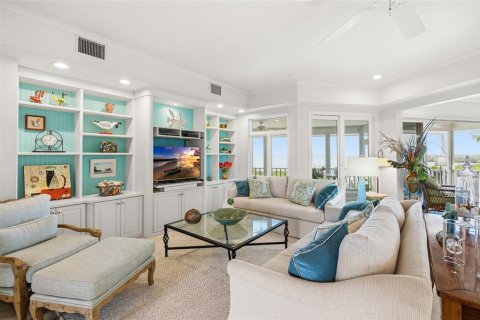 House in Boca Grande, Florida 3 bedrooms, 308.16 sq.m. № 2109060 - photo 10