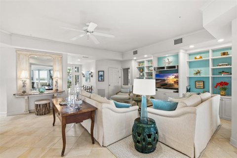 House in Boca Grande, Florida 3 bedrooms, 308.16 sq.m. № 2109060 - photo 17
