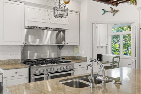 House in Boca Grande, Florida 3 bedrooms, 308.16 sq.m. № 2109060 - photo 25