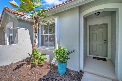 House in Weston, Florida 2 bedrooms, 137.5 sq.m. № 2412046 - photo 4