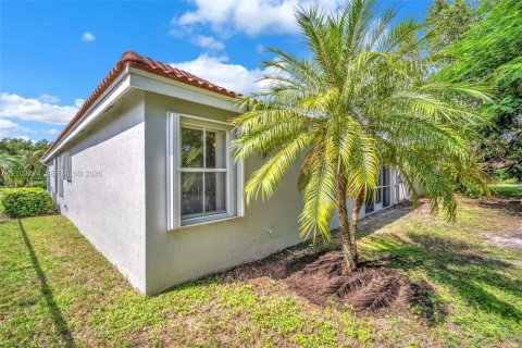 House in Weston, Florida 2 bedrooms, 137.5 sq.m. № 2412046 - photo 29
