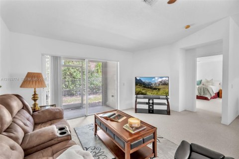 House in Weston, Florida 2 bedrooms, 137.5 sq.m. № 2412046 - photo 6