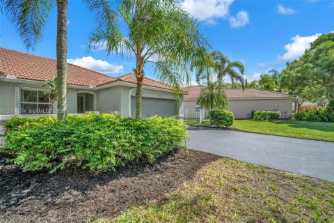 House in Weston, Florida 2 bedrooms, 137.5 sq.m. № 2412046 - photo 2