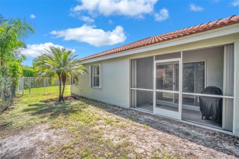 House in Weston, Florida 2 bedrooms, 137.5 sq.m. № 2412046 - photo 28