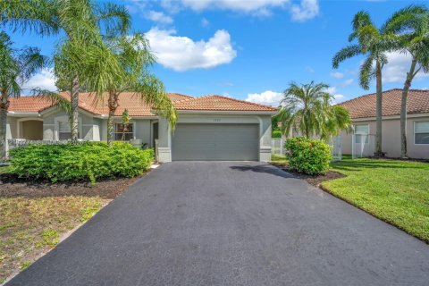 House in Weston, Florida 2 bedrooms, 137.5 sq.m. № 2412046 - photo 3