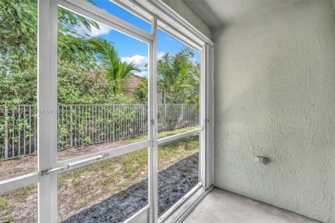 House in Weston, Florida 2 bedrooms, 137.5 sq.m. № 2412046 - photo 27