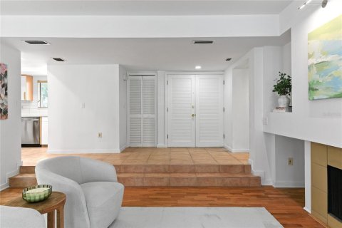 Condominio en venta en Maitland, Florida, 2 dormitorios, 108.14 m2 № 1870861 - foto 11