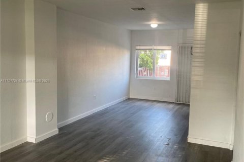 Condo in Miami, Florida, 3 bedrooms  № 1706526 - photo 7