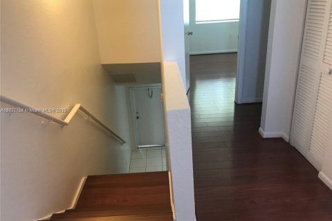 Condo in Miami, Florida, 3 bedrooms  № 1706526 - photo 6