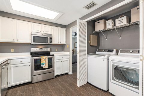 Townhouse in Tampa, Florida 3 bedrooms, 149.39 sq.m. № 1835204 - photo 15