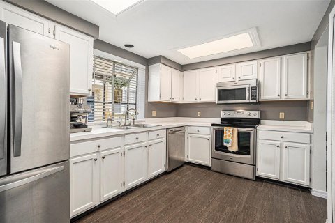 Townhouse in Tampa, Florida 3 bedrooms, 149.39 sq.m. № 1835204 - photo 14