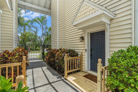 Townhouse in Tampa, Florida 3 bedrooms, 149.39 sq.m. № 1835204 - photo 3